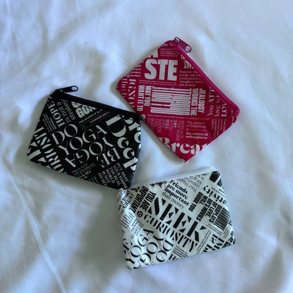 ❤️🤍🖤 RARE Lululemon Giftcard Pouches - Picture 2 of 2